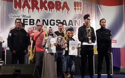 SUKSES SABET VOKALIS TERBAIK